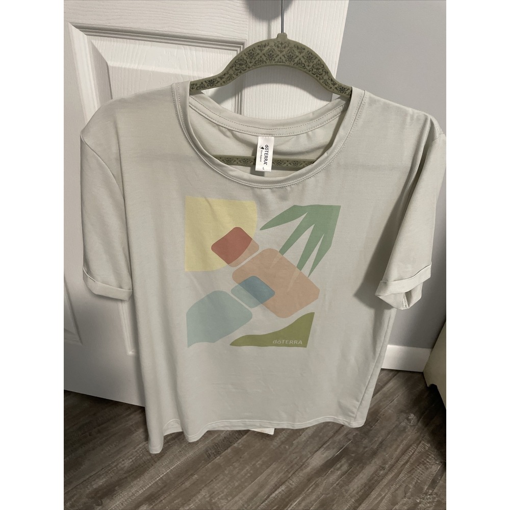 Doterra short sleeve T-shirt gray Size Large  Womens Polyester‎ Spandex